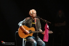 70-Jahre-Ulli-Baeer-mit-Andy-Baum-Wolfgang-Ambros-26.4.2025-Adobe-03