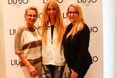 Promiflohmarkt-zu-Gunsten-von-Dance-against-Cancer-15.5.2025-Adobe-008