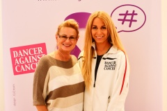 Promiflohmarkt-zu-Gunsten-von-Dance-against-Cancer-15.5.2025-Adobe-010