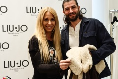 Promiflohmarkt-zu-Gunsten-von-Dance-against-Cancer-15.5.2025-Adobe-039