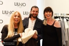 Promiflohmarkt-zu-Gunsten-von-Dance-against-Cancer-15.5.2025-Adobe-041