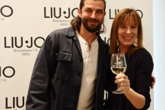 Promiflohmarkt-zu-Gunsten-von-Dance-against-Cancer-15.5.2025-Adobe-048