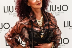 Promiflohmarkt-zu-Gunsten-von-Dance-against-Cancer-15.5.2025-Adobe-058