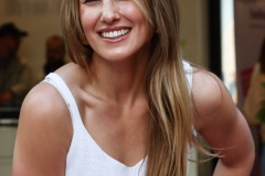 Promiflohmarkt-zu-Gunsten-von-Dance-against-Cancer-15.5.2025-Adobe-082