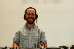 Promiflohmarkt-zu-Gunsten-von-Dance-against-Cancer-15.5.2025-Adobe-086